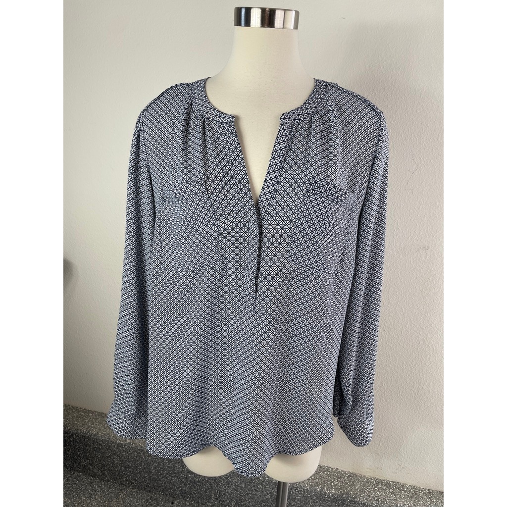 Roz & Ali Womens Plus 1x Black White Geometric Print Split Neck Blouse Top